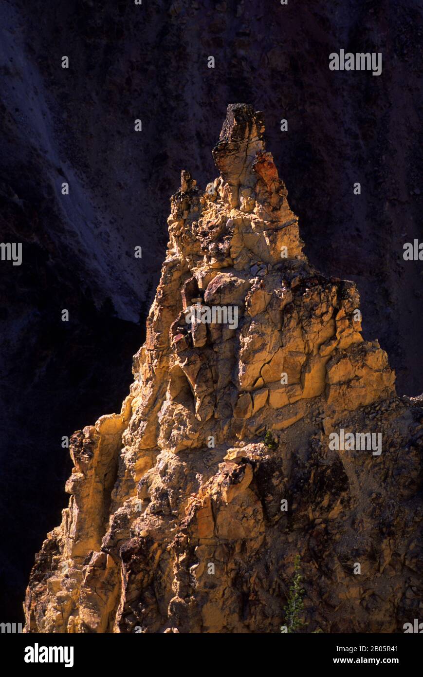 ÉTATS-UNIS, WYOMING, YELLOWSTONE NP, GRAND CANYON DU YELLOWSTONE, PINNACLE Banque D'Images