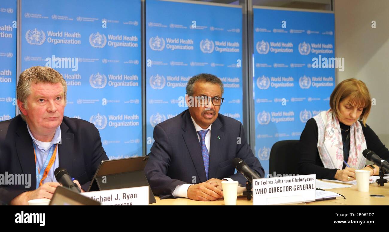 Pékin, Suisse. 17 février 2020. Le Dr Tedros Adhanom Ghebreyesus (C), Directeur général de l'Organisation mondiale de la santé (OMS), s'adresse à une conférence de presse à Genève (Suisse), le 17 février 2020. L'OMS a déclaré lundi que le dernier document épidémiologique de la Chine sur COVID-19 était important pour lui permettre de fournir des conseils à d'autres pays. Crédit: Chen Junxia/Xinhua/Alay Live News Banque D'Images