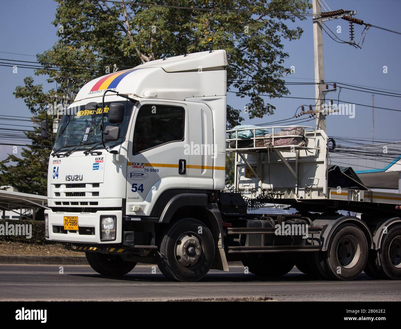 Chiangmai, Thaïlande - 7 Janvier 2020: Camion De Cargaison De Camion De Camion De Camion De Transport De Pongsak. Photo à la route no.1014 à environ 8 km du centre-ville, Banque D'Images