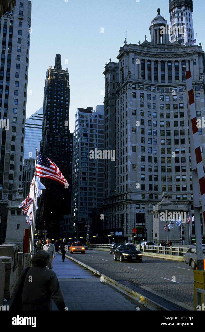 ÉTATS-UNIS, ILLINOIS, CHICAGO, CENTRE-VILLE, MICHIGAN AVENUE À CHICAGO RIVER Banque D'Images