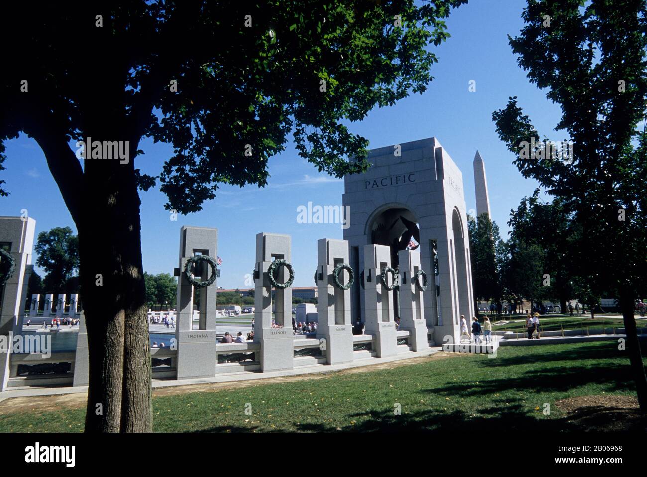 USA, WASHINGTON D.C. WWII MEMORIAL, PACIFIC PAVILION, WASHINGTON MONUMENT Banque D'Images