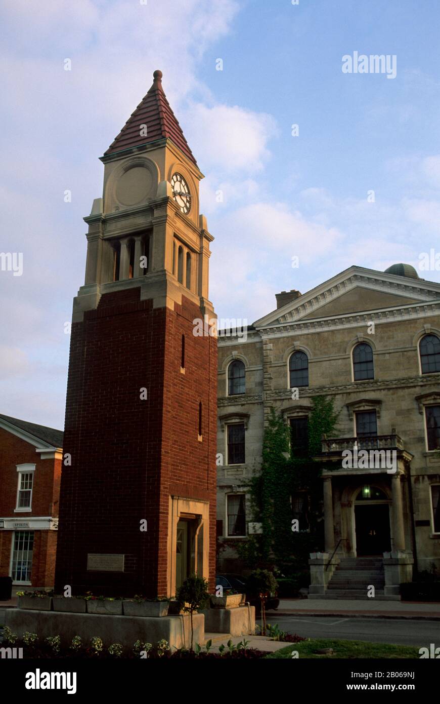 CANADA ONTARIO NIAGARA-ON-THE-LAKE, TOUR DE L'HORLOGE Banque D'Images