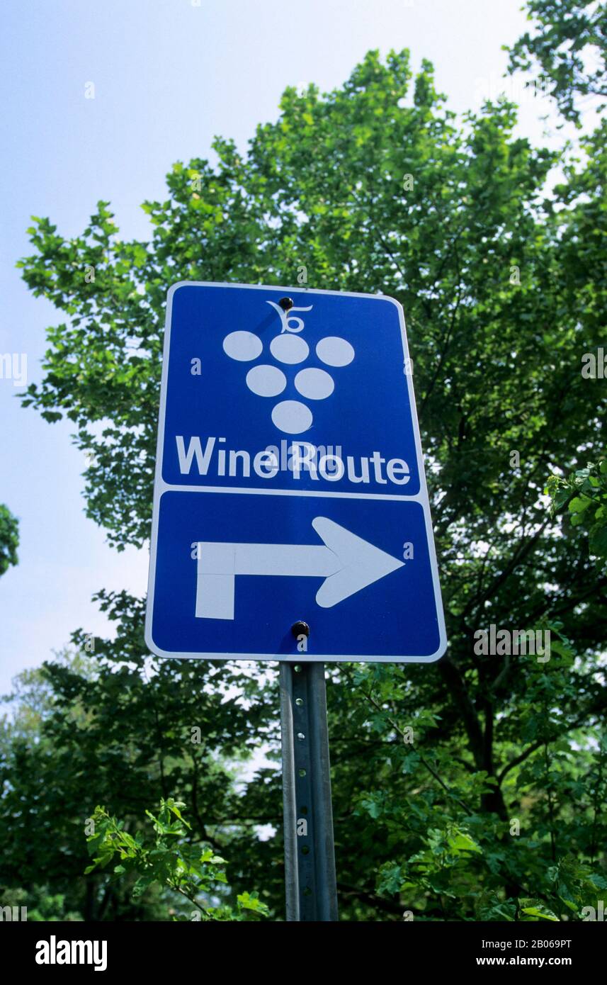 CANADA ONTARIO NIAGARA-ON-THE-LAKE, PANNEAU DE ROUTE DES VINS Banque D'Images