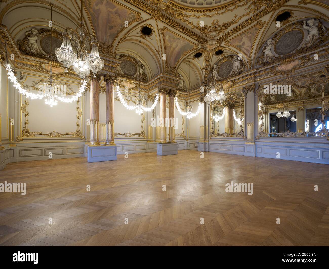 Paris, France - 19 Mars 2019. Intérieur du Musée d'Orsay à Paris, France. Le musée abrite la plus grande collection d'impressionnistes et de post-imp Banque D'Images