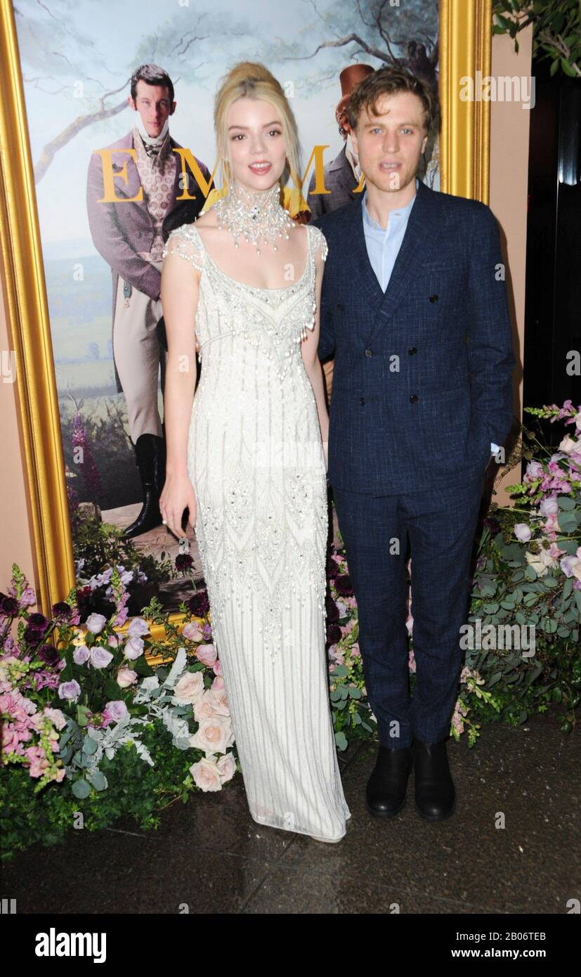 Los Angeles, États-Unis. 18 février 2020. Anya Taylor-Joy, Johnny Flynn aux arrivées pour EMMA Premiere, DGA Theatre Complex, Los Angeles, CA 18 février 2020. Photo Par: Elizabeth Goodassez/Everett Collection Crédit: Everett Collection Inc/Alay Live News Banque D'Images