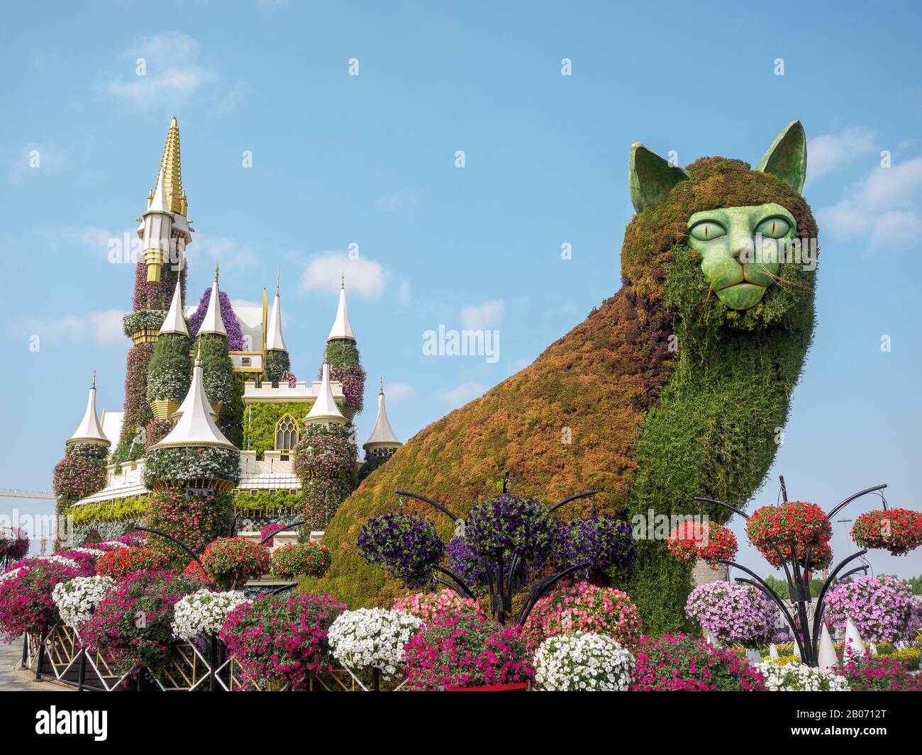 Dubaï, Émirats Arabes Unis - 11 Décembre 2019. Sculpture faite de verdure à l'intérieur du jardin Miracle à Dubaï, emirats Arabes Unis. Banque D'Images