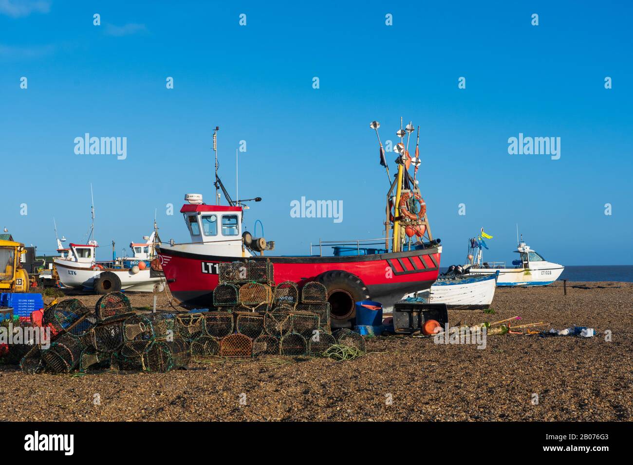 Bateau de pêche sur la plage d'Aldeburgh. Aldeburgh, Suffolk. ROYAUME-UNI Banque D'Images