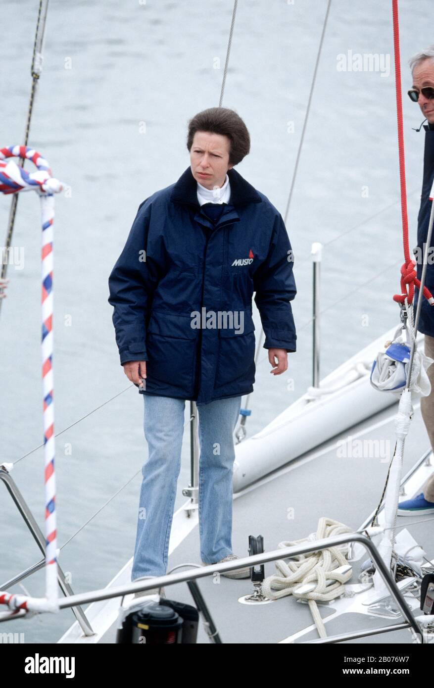 HRH Princess Anne à bord de Pride of Teesside yacht, Ocean Village, Southampton, Angleterre avril 1992 Banque D'Images