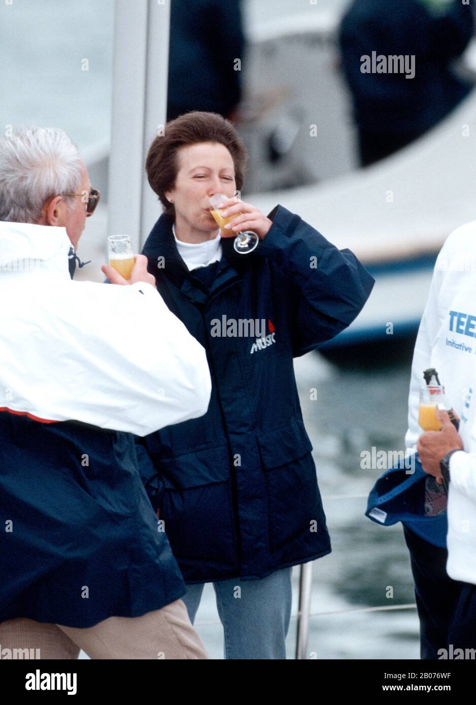 HRH Princess Anne à bord de Pride of Teesside yacht, Ocean Village, Southampton, Angleterre avril 1992 Banque D'Images