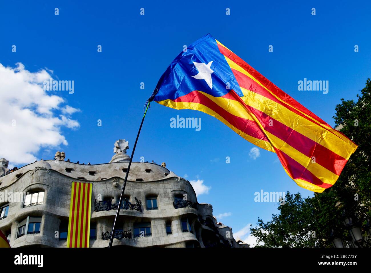 Barcelone, ESPAGNE - 11 SEPTEMBRE 2017: un estelada, le drapeau catalan indépendant à Barcelone, Espagne, lors d'un rassemblement pour l'indépendance de Catalo Banque D'Images