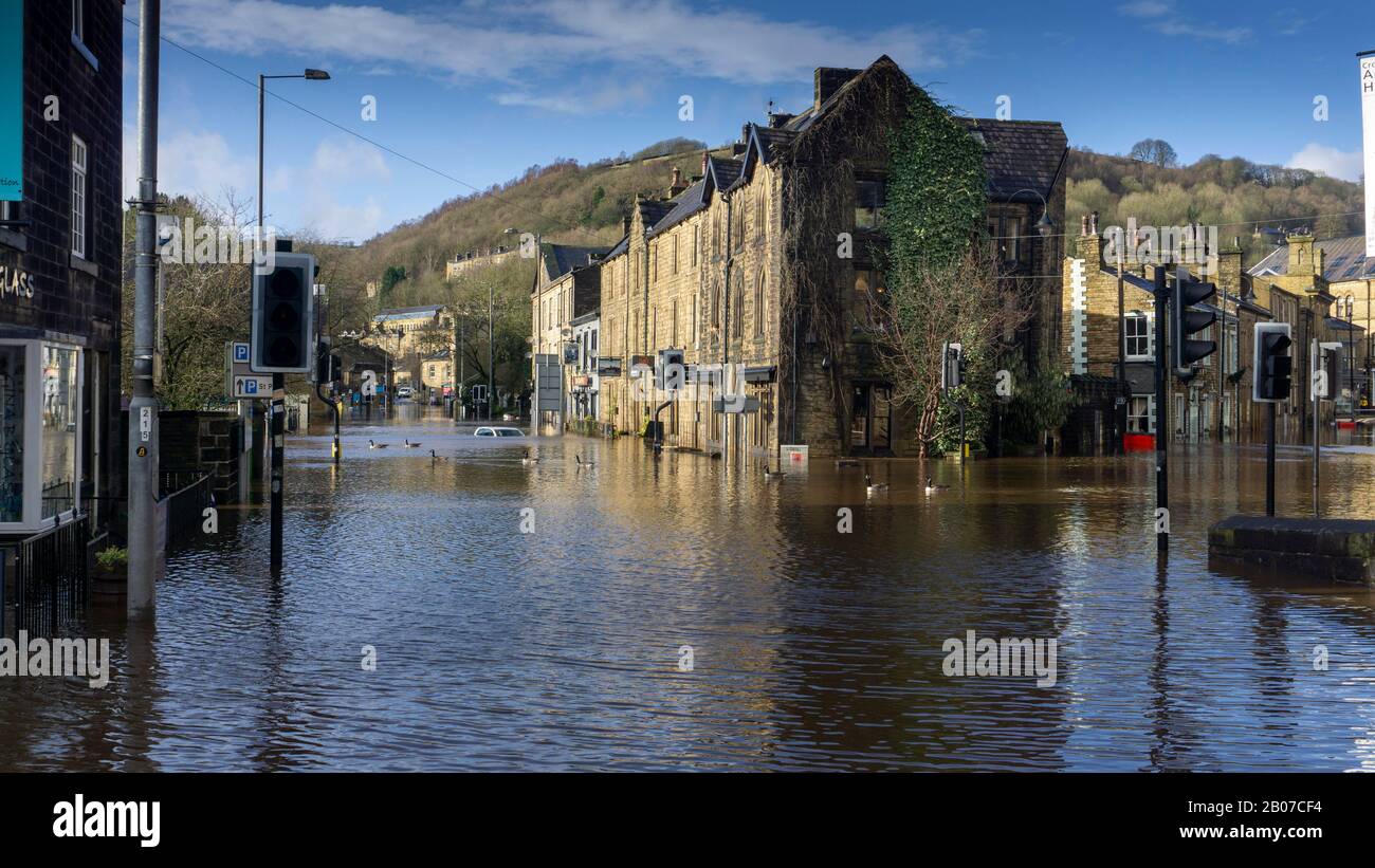 09/02/2020 Pont Hebden - Yorkshire de l'Ouest - Inondations dans la ville Banque D'Images