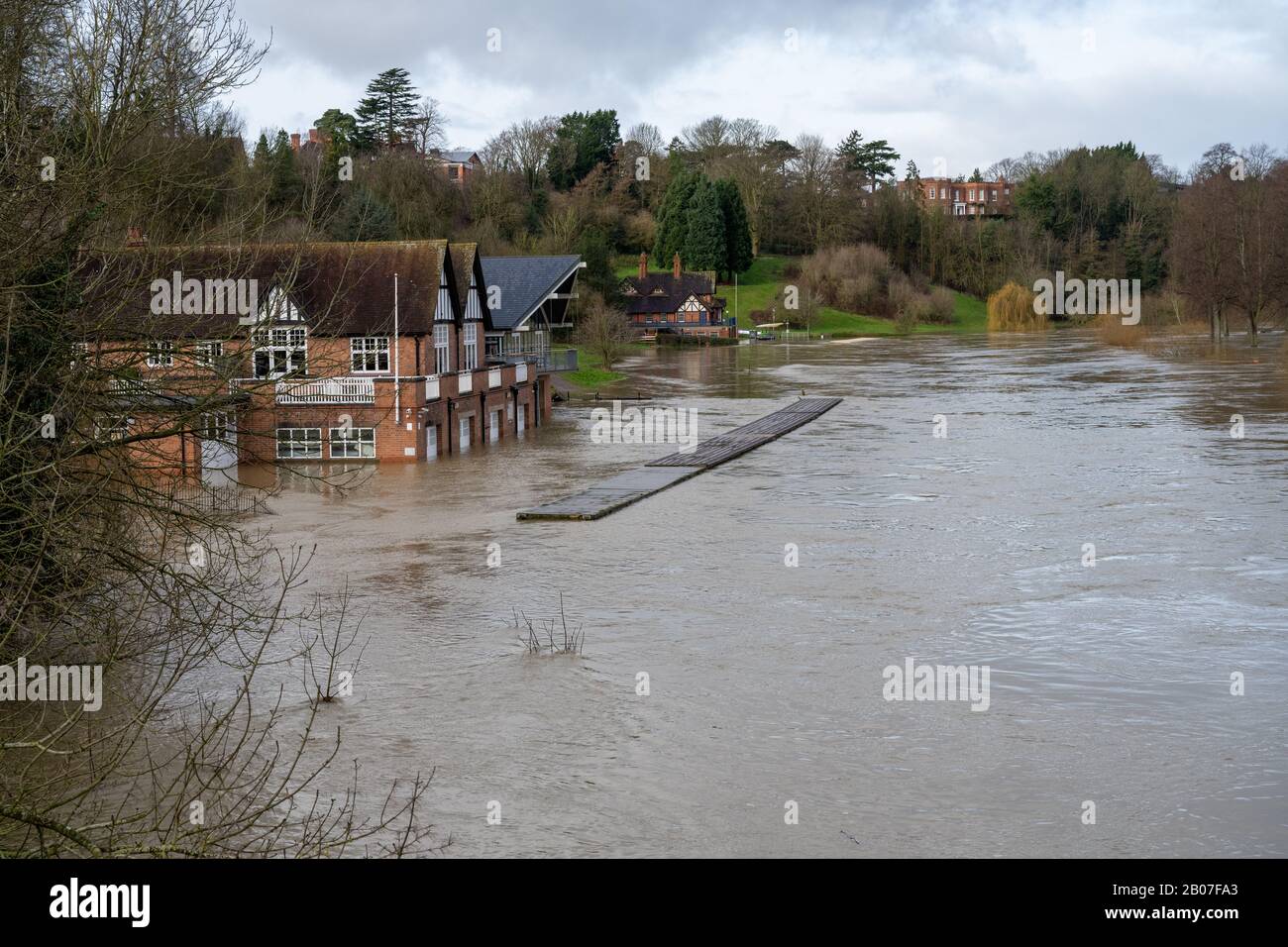 River Severn à Shrewsbury en inondation après la tempête Dennis en février 2020 Banque D'Images