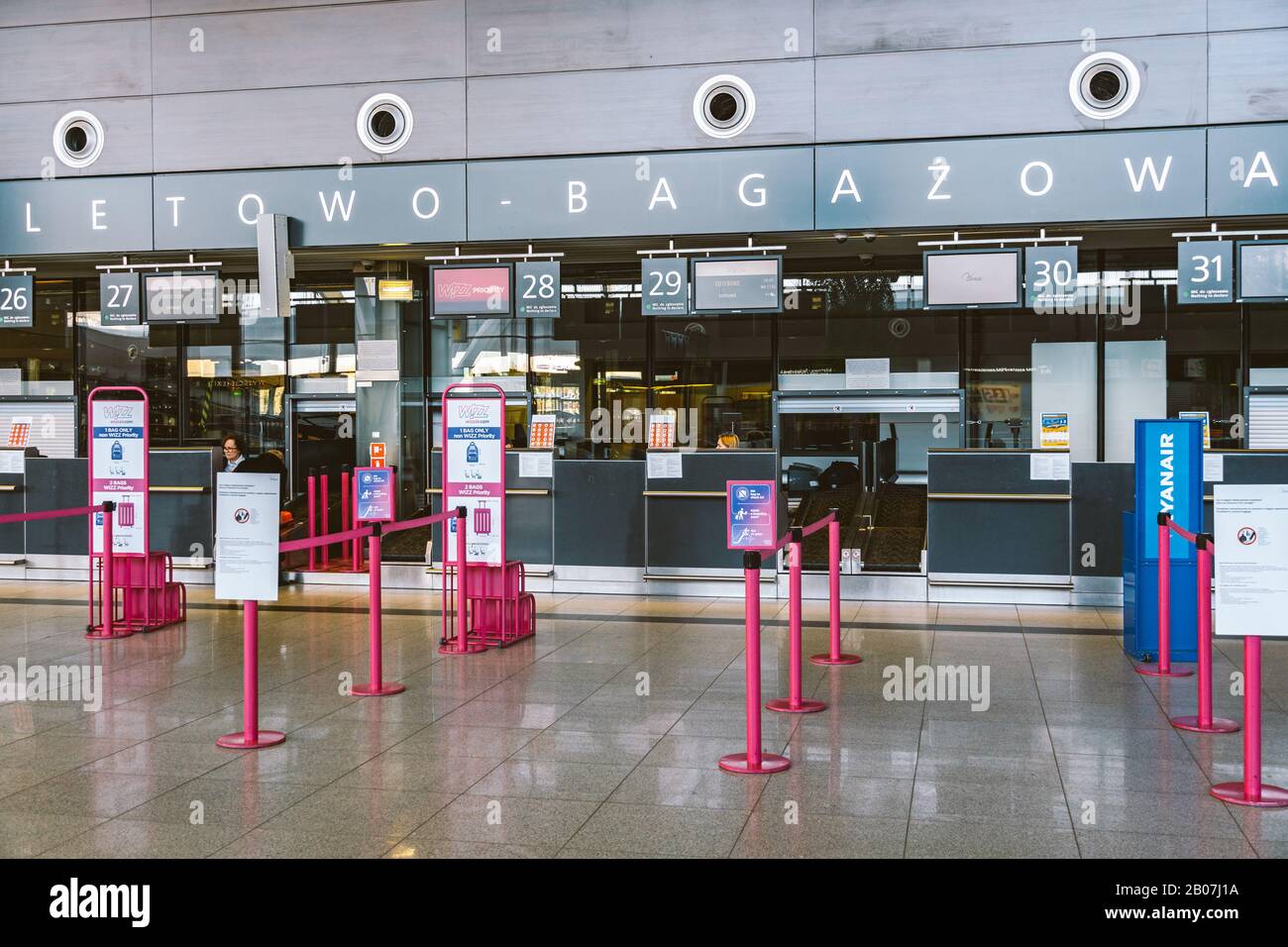 Intérieur du nouveau terminal moderne de l'aéroport Lech Walesa de Gdansk. Aéroport International Lech Walesa À Gdansk, Pologne Le 14 Février 2020. En Attente Banque D'Images