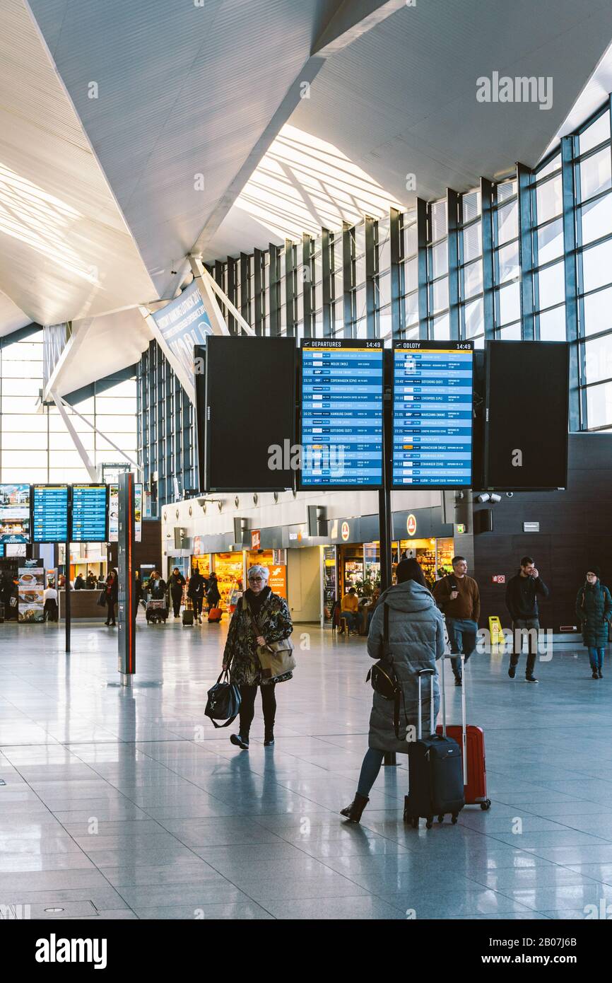 Arrivées à Gdansk, Pologne, 14 février 2020 aéroport. Terminal de l'aéroport de Gdansk (GDN) en Pologne. Intérieur du terminal moderne Lech Walesa Banque D'Images