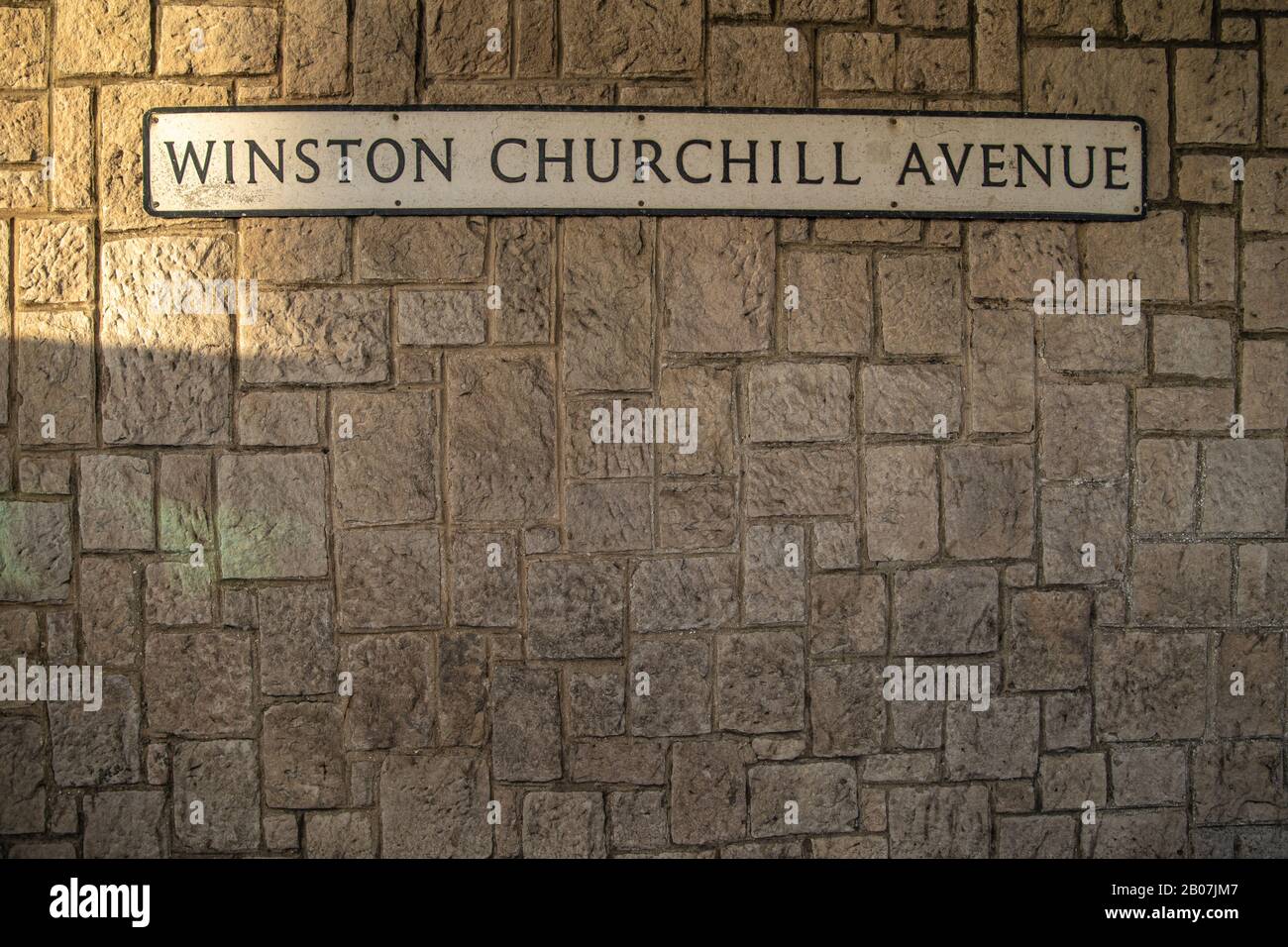 Signe de l'avenue Winston Churchill sur un mur de briques à Gibraltar Banque D'Images