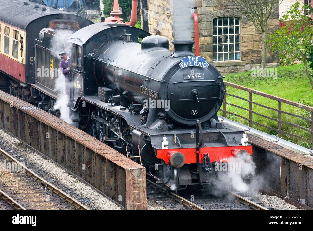 Grand Marquess LNER Gresley K4 61994 train à vapeur à Pickering Living History événement des années 1940 au Royaume-Uni.Trains de la Seconde Guerre mondiale, de la Seconde Guerre mondiale, de la Seconde Guerre mondiale, de la foire de la Seconde Guerre mondiale, de la foire de la Maid, moteurs et voitures de chemin de fer historiques dans les gares. Banque D'Images