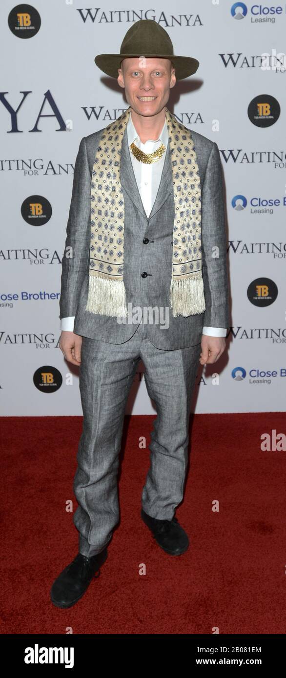 La photo Doit Être Créditée ©Alpha Press 078237 12/02/2020 Tomas Lemarquis à l'attente de la projection de gala d'Anya qui s'est tenue au cinéma vue Leicester Square à Londres. Banque D'Images