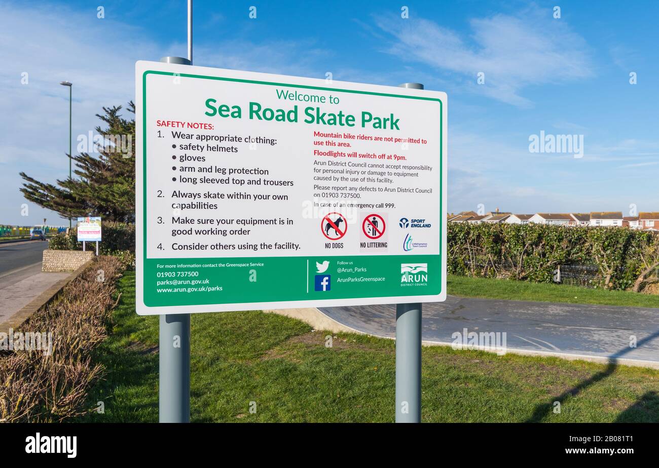 Sea Road Skate Park se connecter à Littlehampton, West Sussex, Angleterre, Royaume-Uni. Banque D'Images