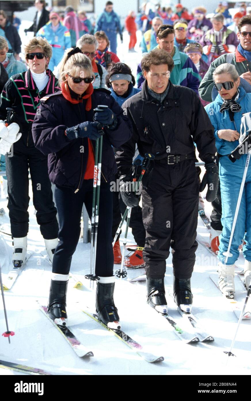 Kate Menzies et Viscount Linley, 2ème comte de Snowdon pendant des vacances de ski à Lech, Autriche mars 1992 Banque D'Images