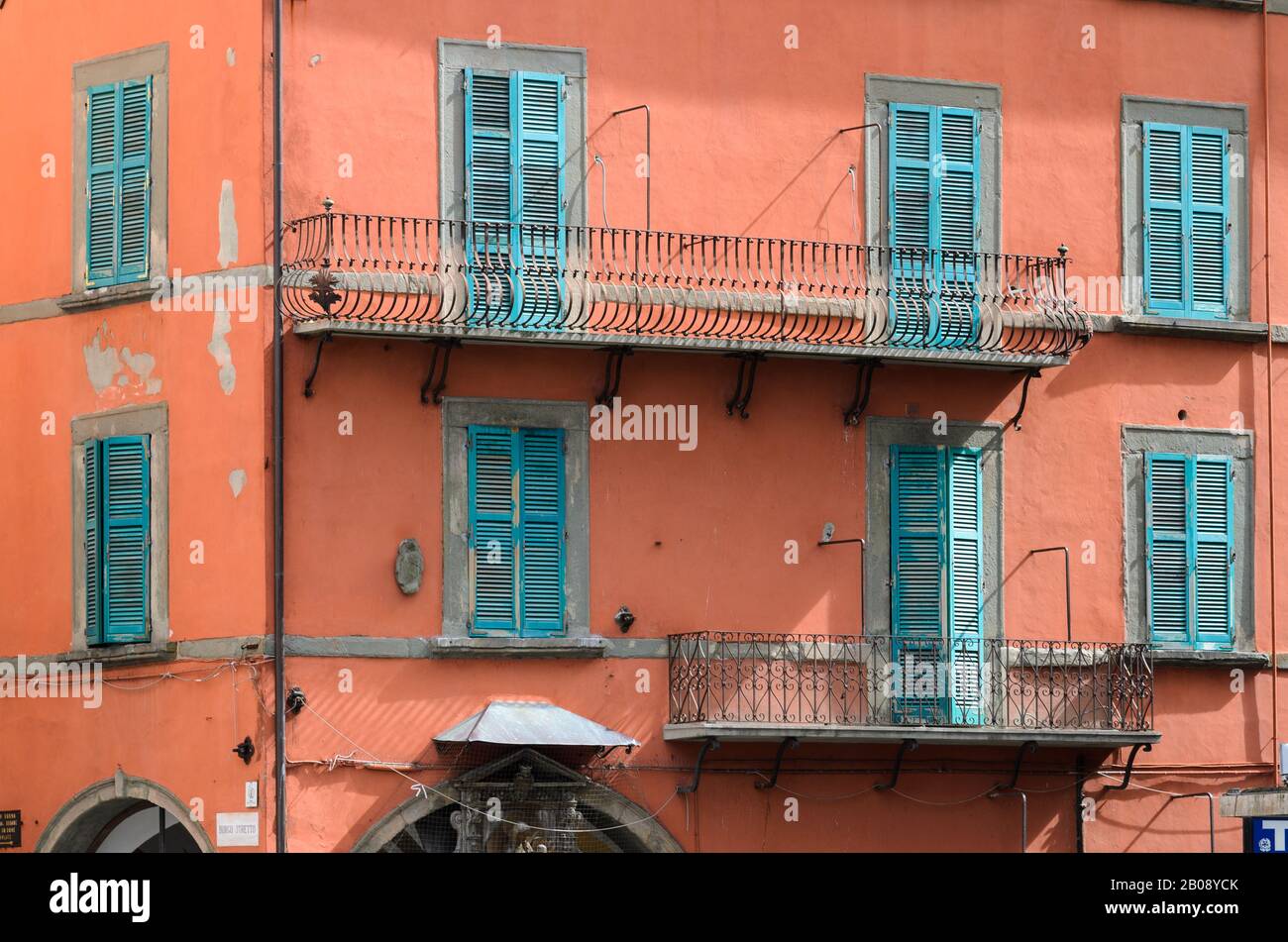 Architecture italienne et peinture dynamique sur les bâtiments de Pise, Italie Banque D'Images