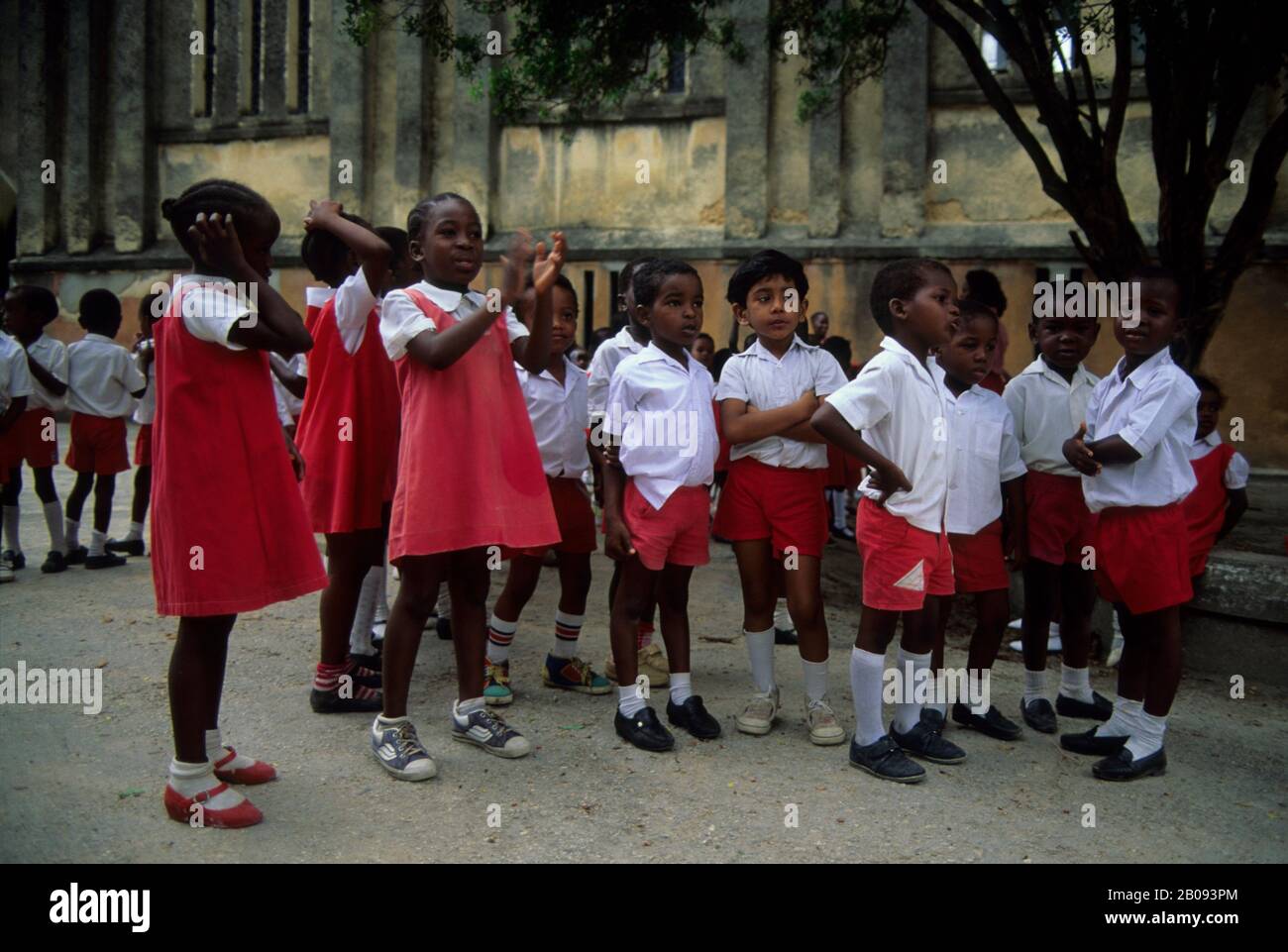 TANZANIE, ÎLE DE ZANZIBAR, VILLE DE ZANZIBAR, ENFANTS DES ÉCOLES LOCALES Banque D'Images