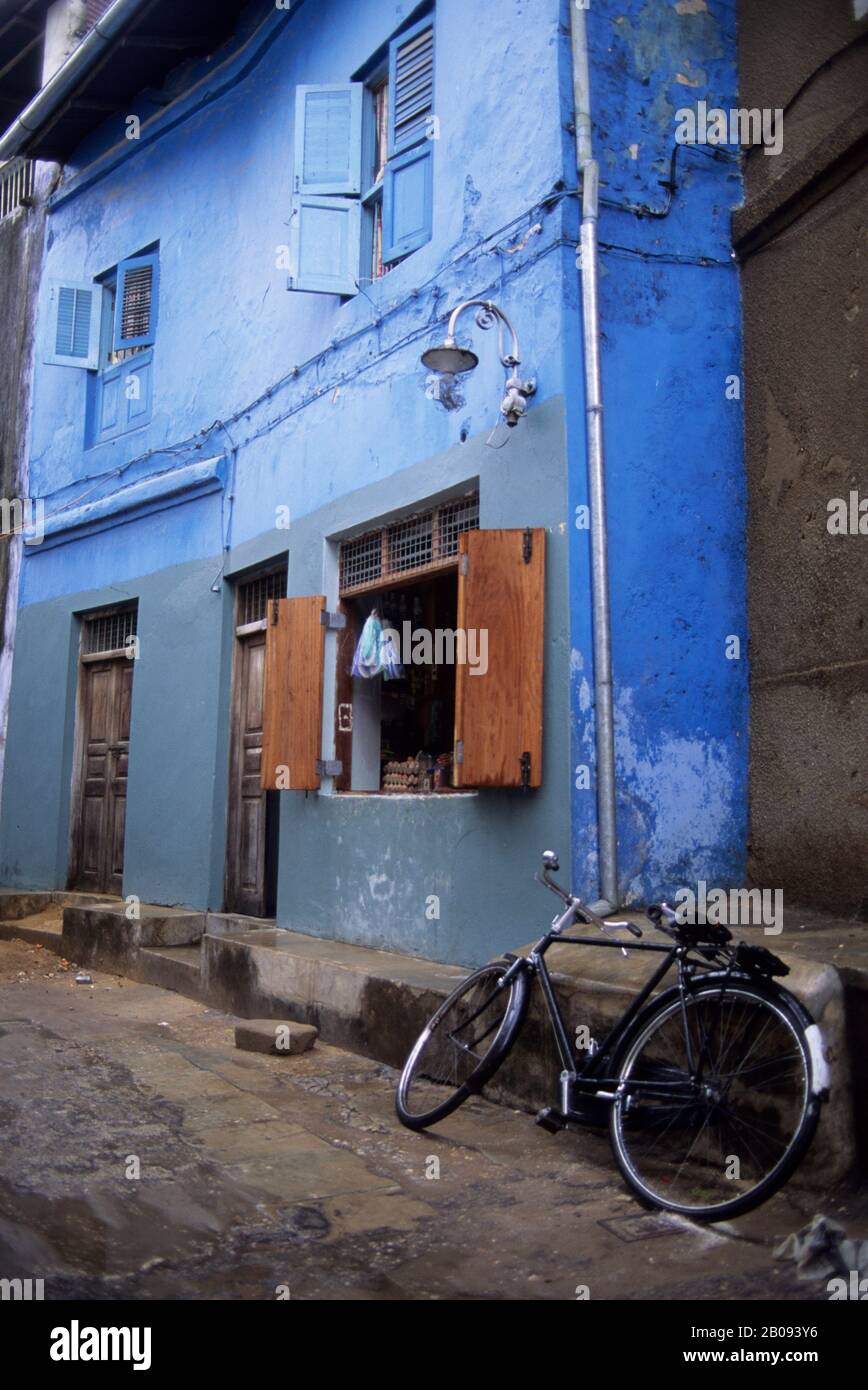 TANZANIE, ILE DE ZANZIBAR, VILLE DE ZANZIBAR, MÉDINA (VIEILLE VILLE), SCÈNE DE RUELLE Banque D'Images
