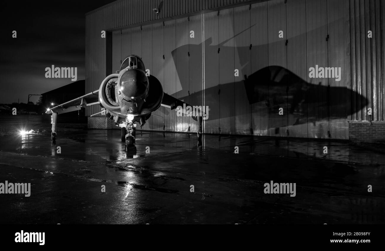 Tir nocturne de divers avions à St Athen South Wales Banque D'Images