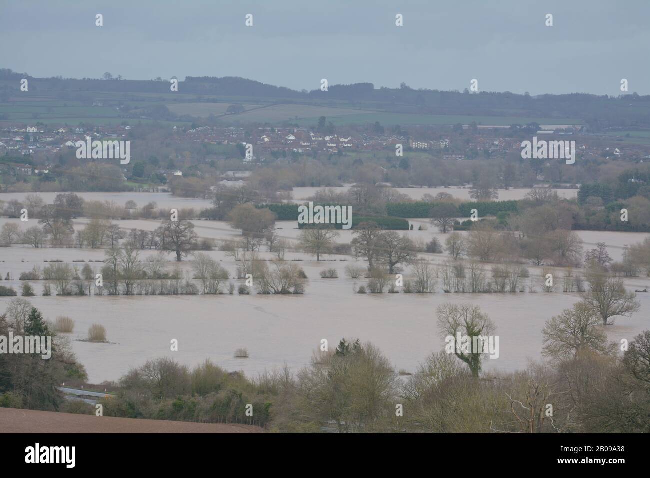 Les champs inondés autour de la rivière Wye à Ross-on-Wye après que la rivière ait éclaté ses rives suite à de fortes précipitations, de nouvelles tempêtes hivernent le changement climatique mondial Banque D'Images