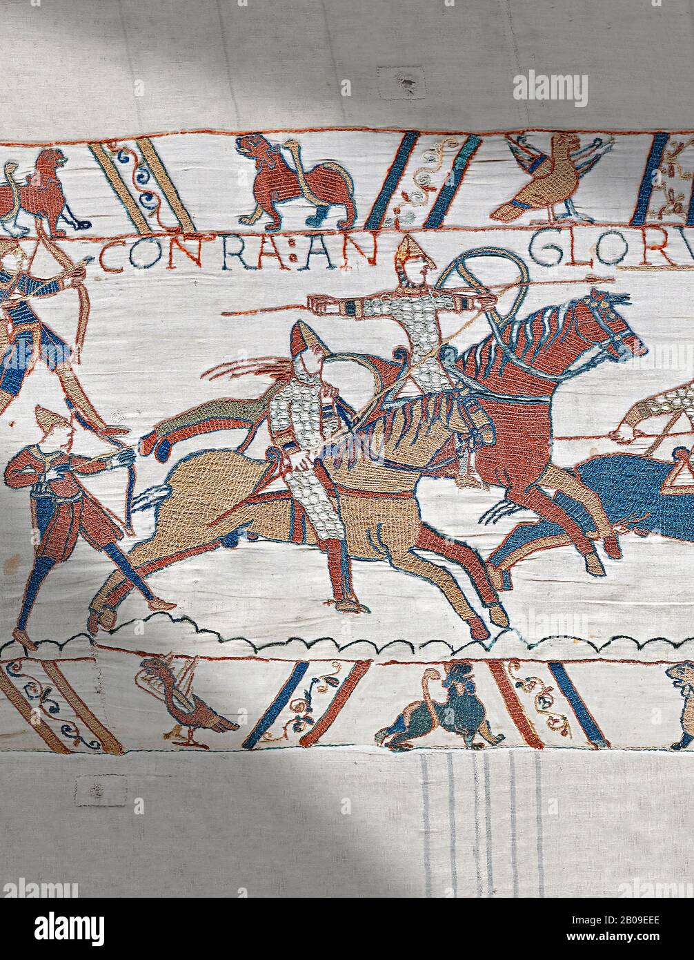 Bayeux Tapestry scène 51 b: La cavalerie normande charge les soudeurs de pied saxon. Banque D'Images