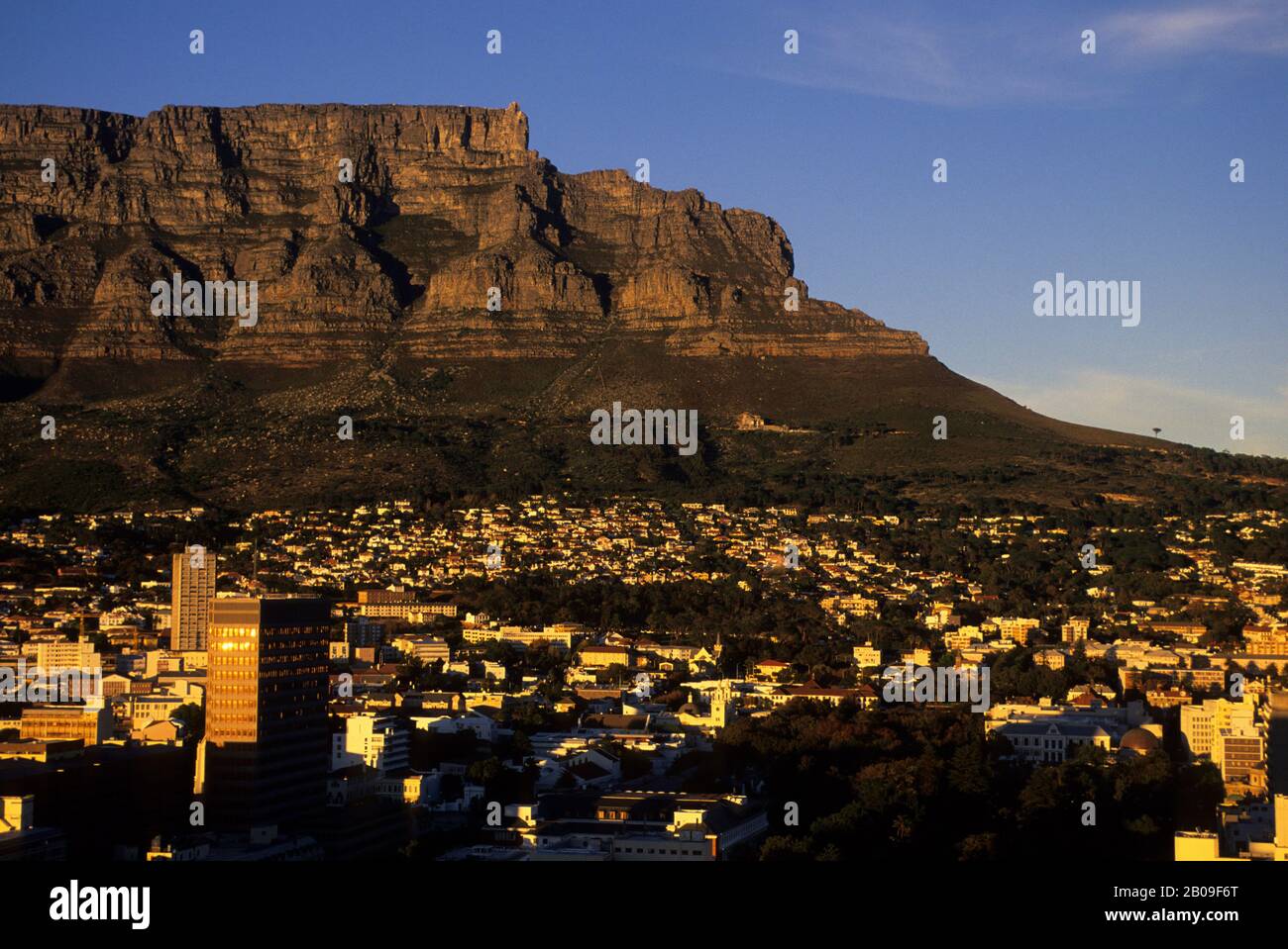 AFRIQUE DU SUD, CAPE TOWN, VUE SUR LA MONTAGNE DE LA TABLE Banque D'Images