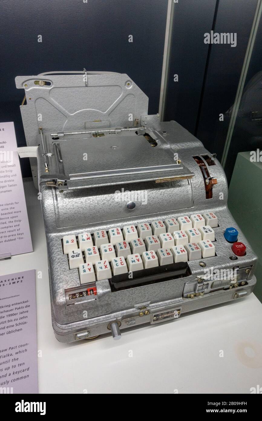 Une machine de chiffrement à rotor Fialka M-125 (Pacte de Varsovie après la seconde Guerre mondiale), Musée des communications (Musée des transports de Nuremberg), Nuremberg, Allemagne. Banque D'Images