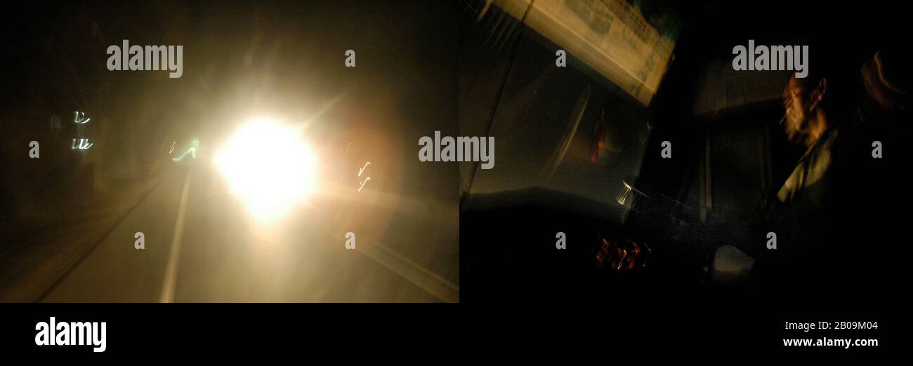 La plupart du temps, les véhicules entrent en collision face à face lorsque les conducteurs à vitesse excessive essaient de dépasser le véhicule qui précède. Bangladesh. 15 Février 2009. Une des images de photo Story, Tears on Highways, de Noor Alam. Banque D'Images