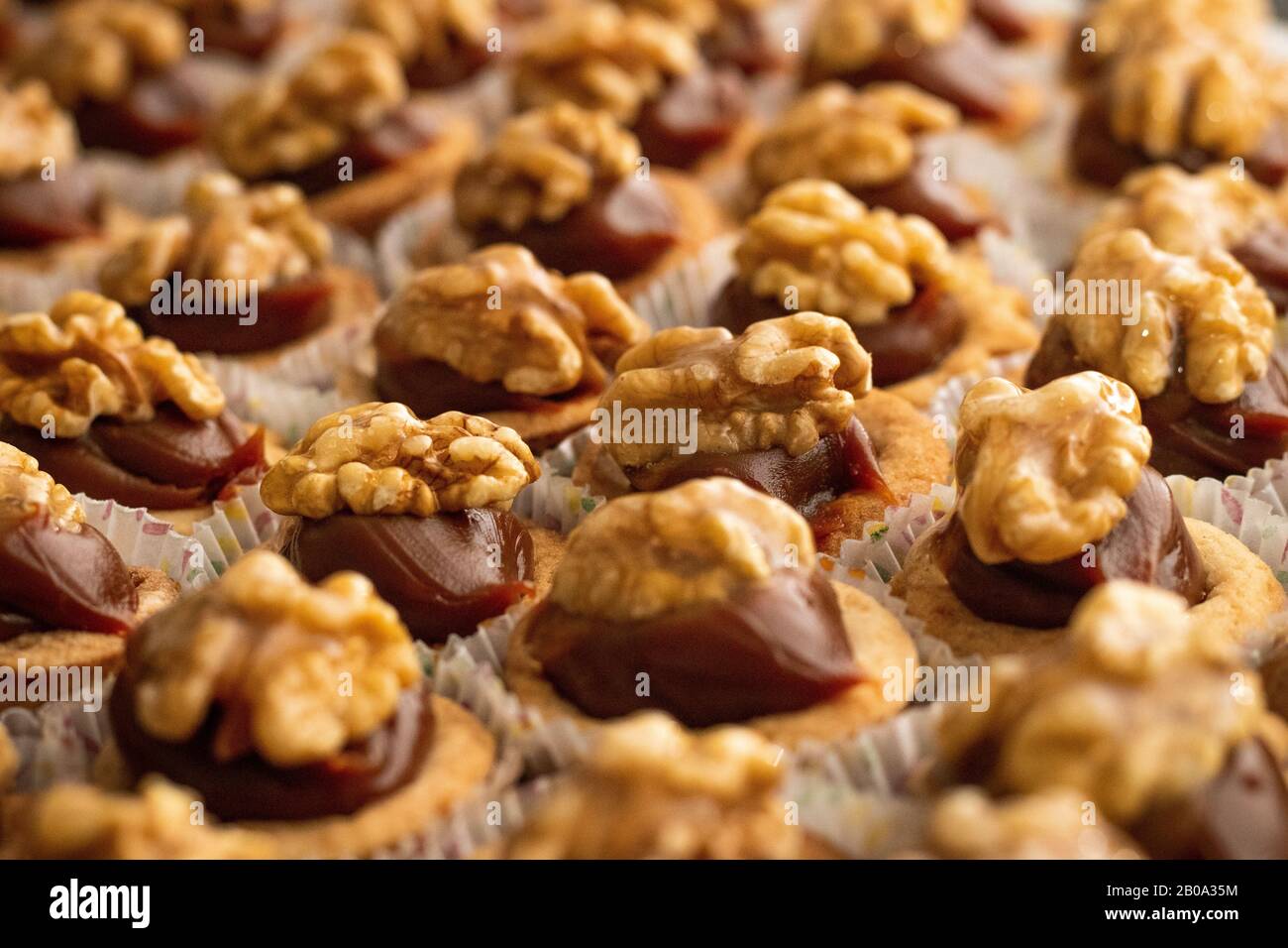 Pâtisseries au caramel et aux noix Banque D'Images