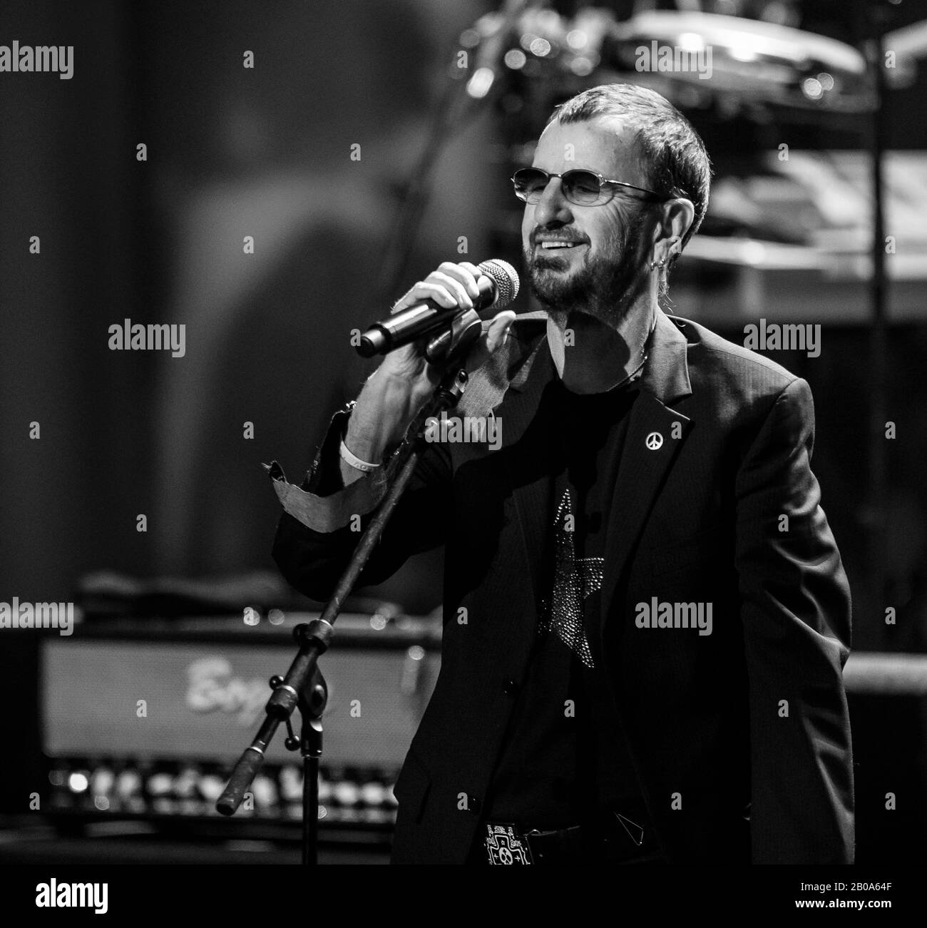 Las VEGAS, NV - 22 novembre : Ringo Starr et son All Starr Band au Pearl at Palms Casino Resort le 22 novembre 2013 à Las Vegas, NV. © RTNKabik / MediaPunch Inc Banque D'Images Las VEGAS, NV - 22 novembre : Ringo Starr et son All Starr Band au Pearl at Palms Casino Resort le 22 novembre 2013 à Las Vegas, NV. © RTNKabik / MediaPunch Inc Banque D'Images