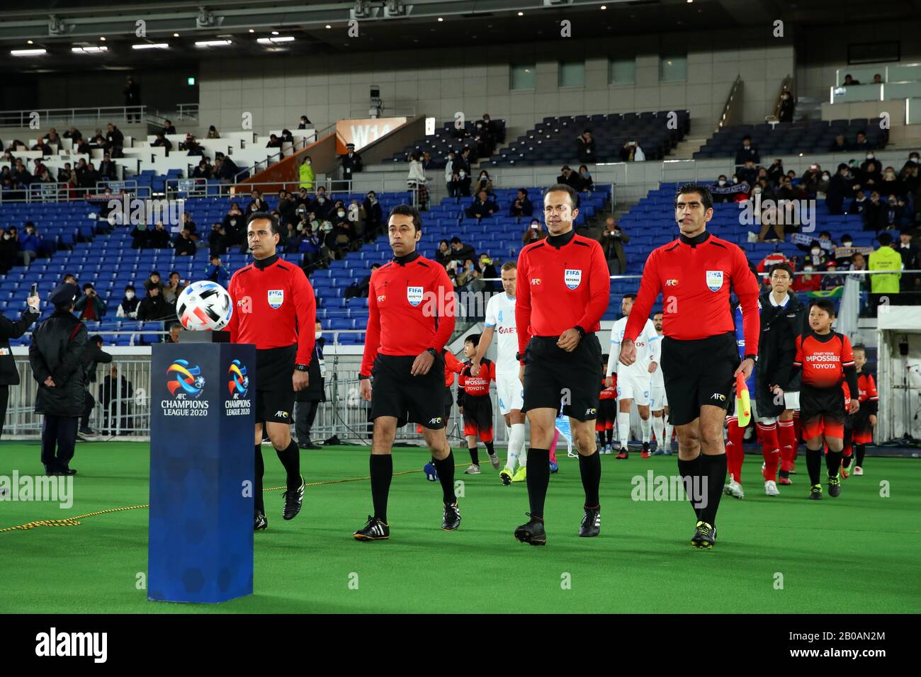 Kanagawa, Japon. 19 février 2020. Arbitres Football/Football : 2020 match H de la Ligue des Champions de l'AFC 2020 entre Yokohama FMartinos 4-0 Sydney FC au stade Nissan à Kanagawa, Japon . Crédit: Yohei Osada/Aflo Sport/Alay Live News Banque D'Images