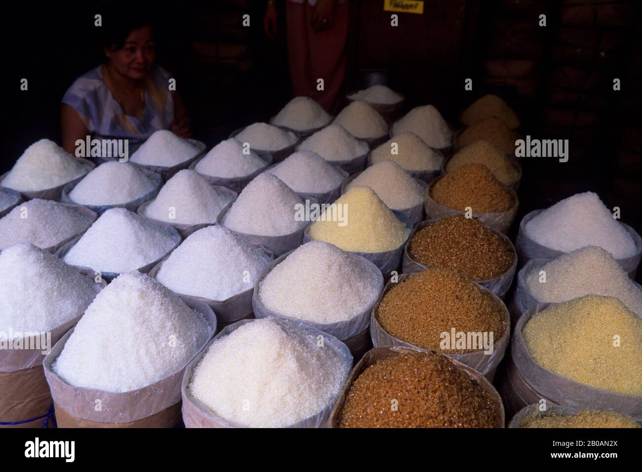 VIETNAM, HO CHI MINH VILLE (SAIGON), CHINATOWN, BEN THANH MARCHÉ SCÈNE, SUCRE Banque D'Images