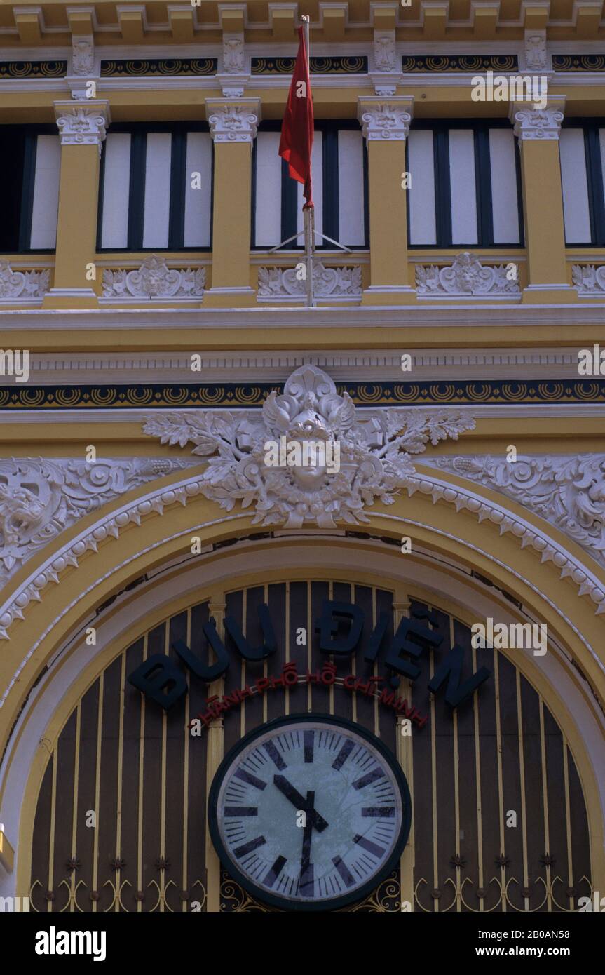 VIETNAM, HO CHI MINH VILLE (SAIGON), BUREAU DE POSTE, DÉTAIL, ARCHITECTURE COLONIALE FRANÇAISE Banque D'Images