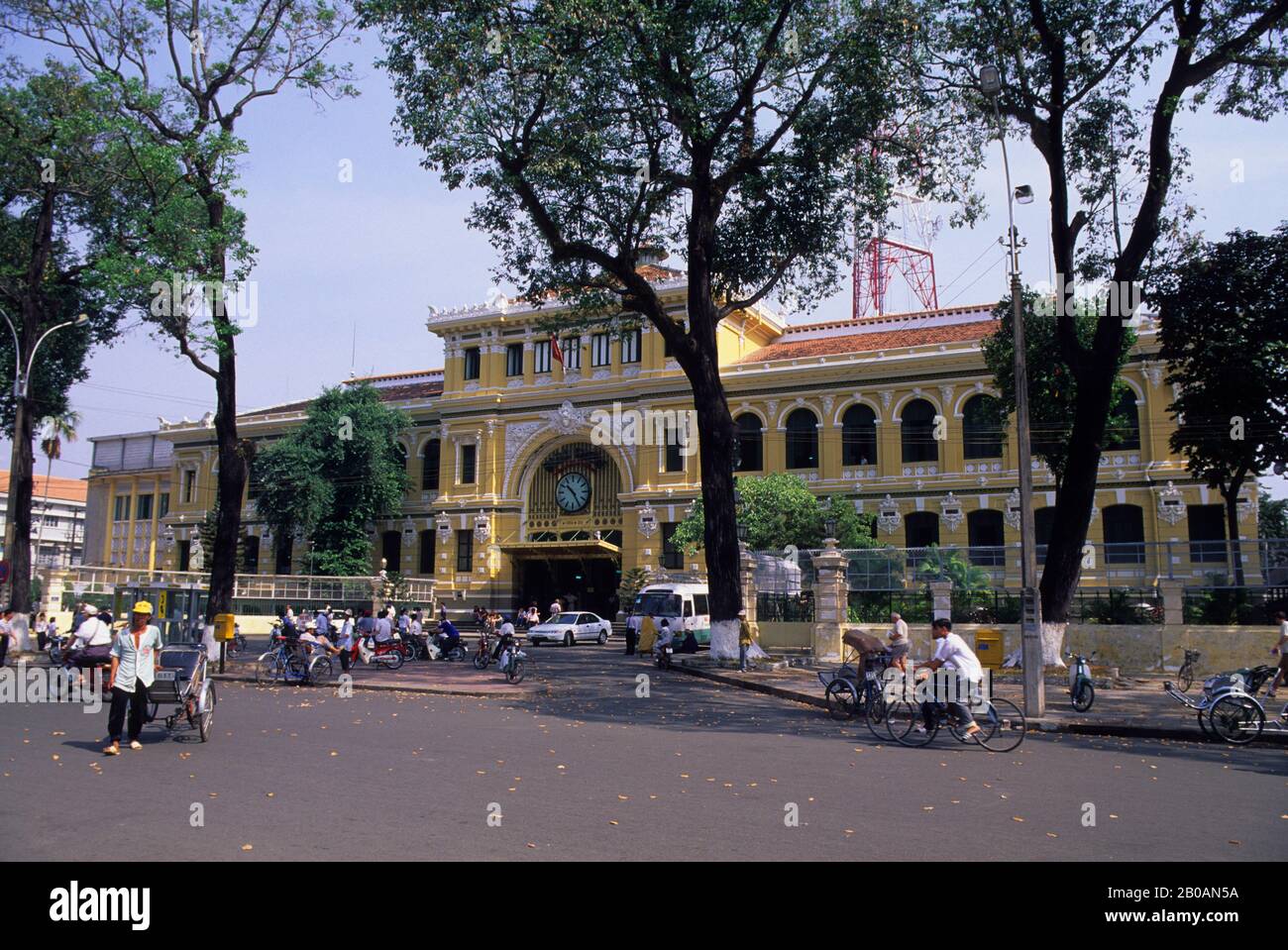 VIETNAM, HO CHI MINH VILLE (SAIGON), BUREAU DE POSTE, ARCHITECTURE COLONIALE FRANÇAISE Banque D'Images