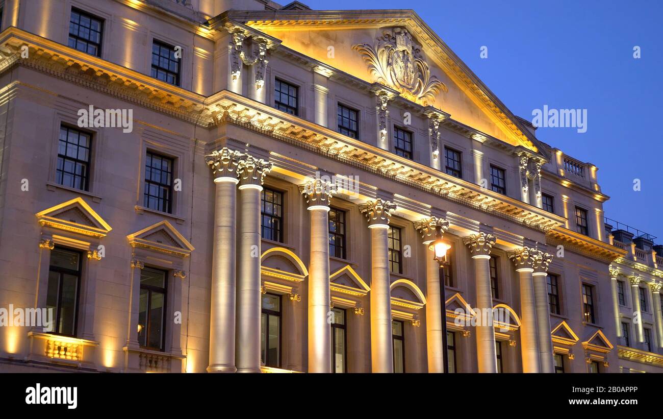 Sofitel Hotel London à l'heure de Noël - LONDRES, ANGLETERRE - 10 DÉCEMBRE 2019 Banque D'Images