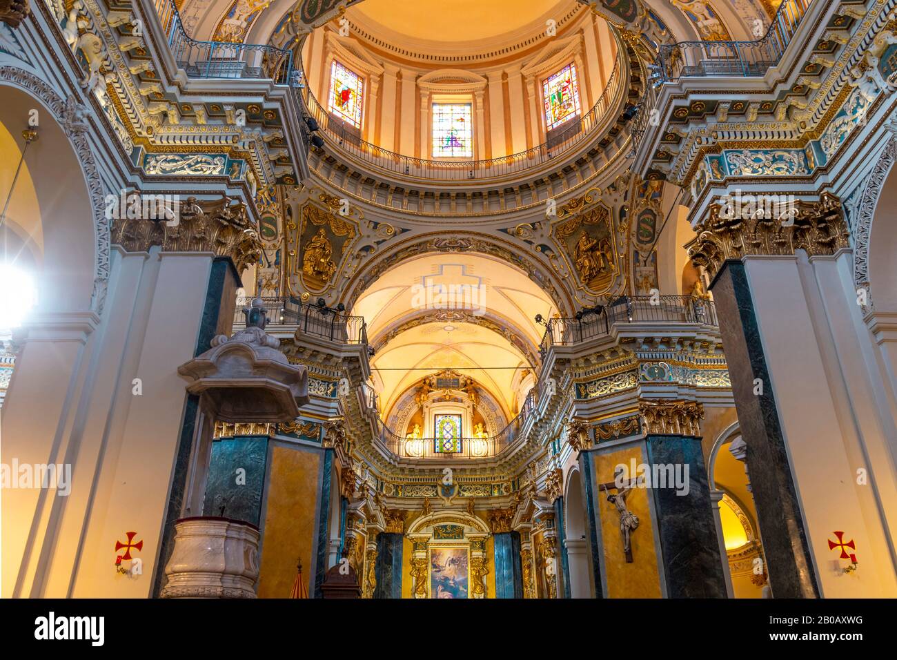 L'intérieur décoré du baroque Sainte Reparate, la cathédrale de Nice sur la Côte d'Azur. Banque D'Images
