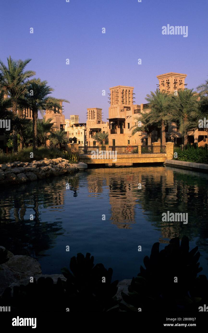 EMIRATS ARABES UNIS, DUBAÏ, MADINAT JUMEIRAH HÔTEL, CANAUX Banque D'Images