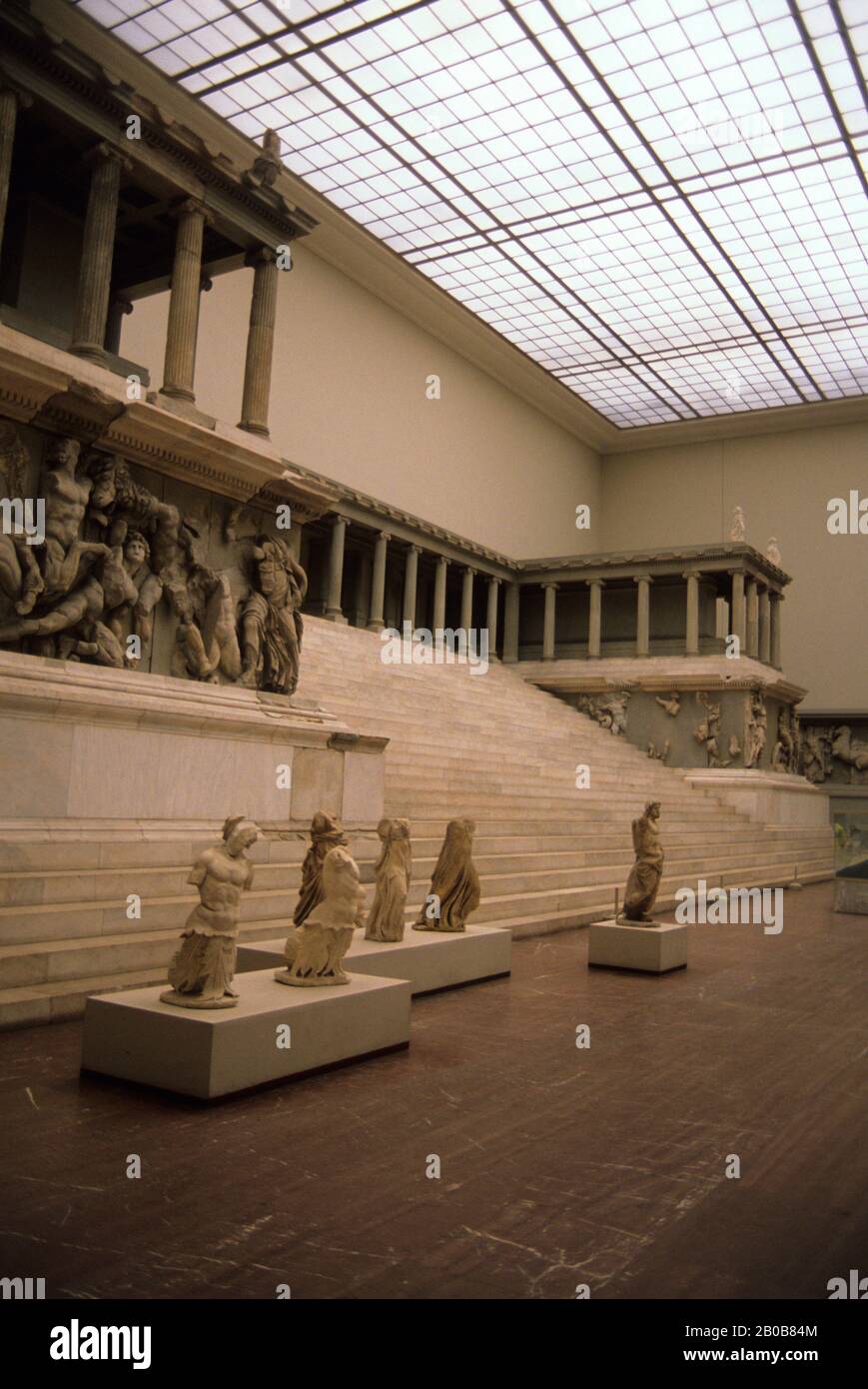 ALLEMAGNE, BERLIN-EST, MUSÉE PERGAMON, AUTEL DE PERGAMON Banque D'Images
