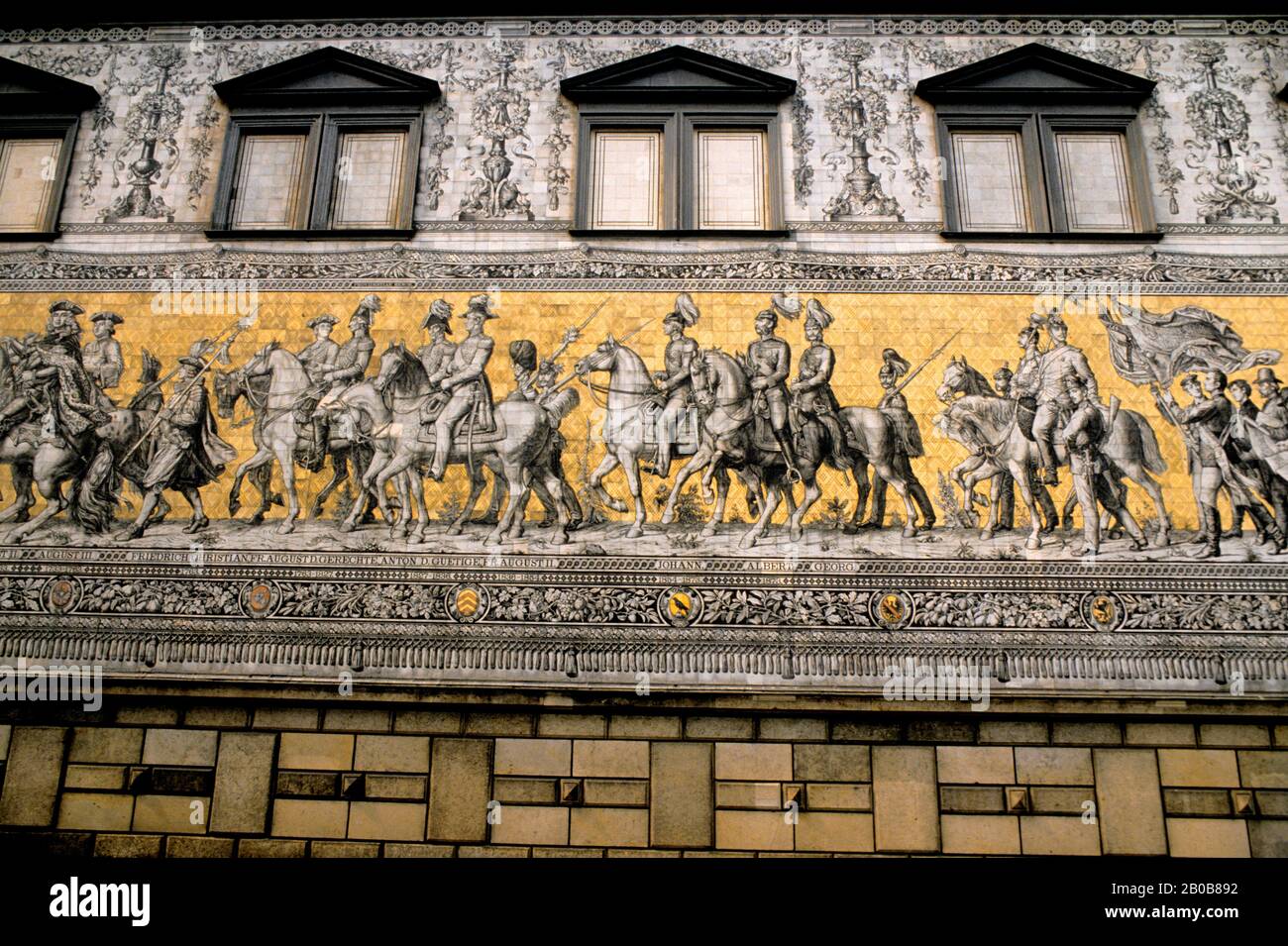 E.ALLEMAGNE, DRESDE, PROCESSION DE PRINCES SUR LE MUR EXTÉRIEUR DES ANCIENNES ÉCURIES ROYALES Banque D'Images