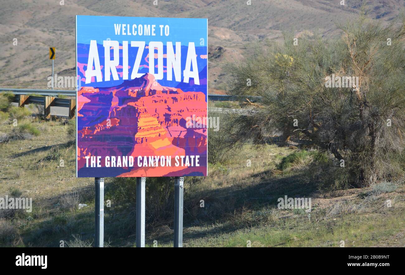 Bienvenue Sur Arizona Sign. À la frontière du Nevada. Bullhead, Mohé County, Arizona, États-Unis Banque D'Images