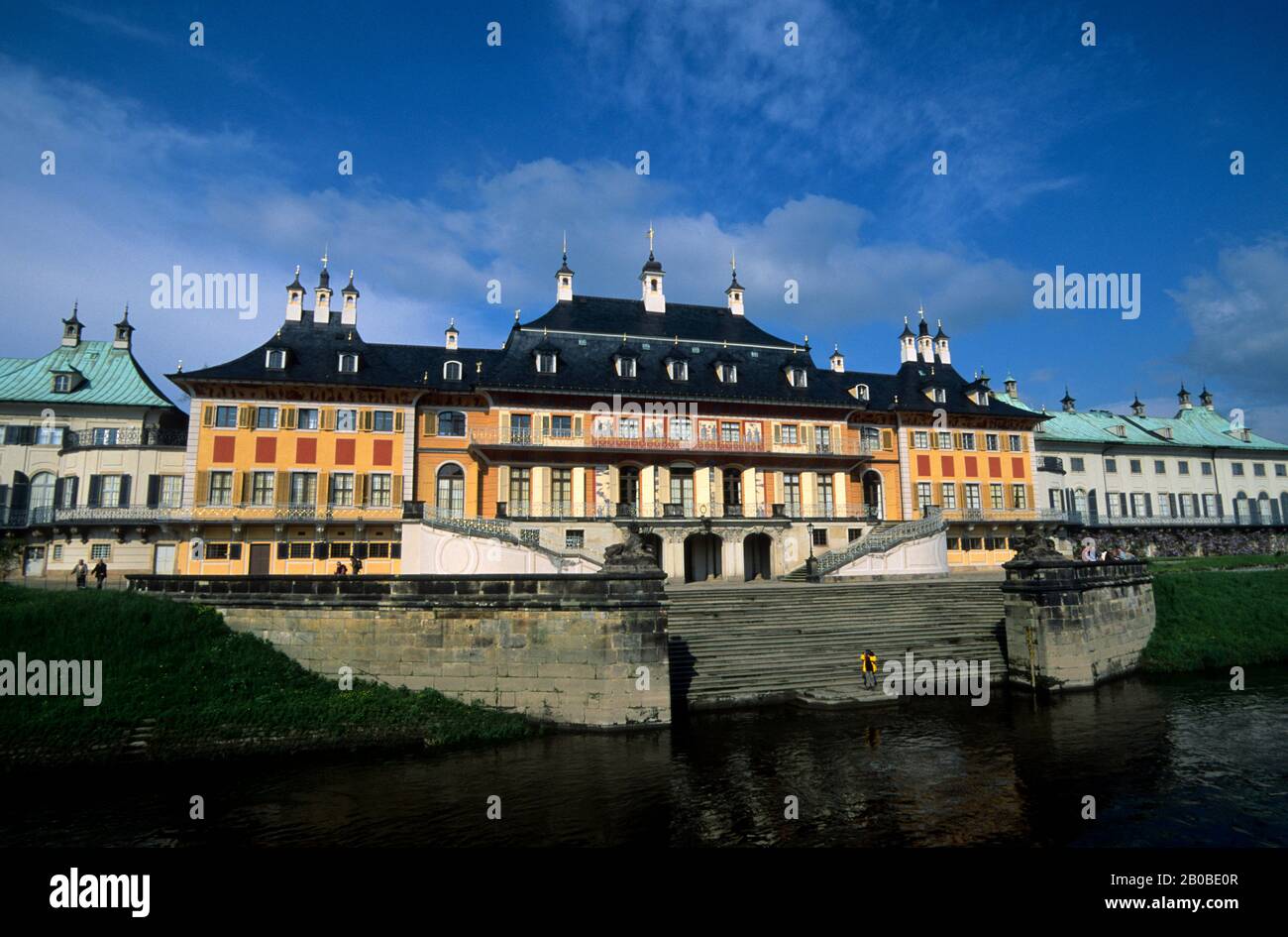ALLEMAGNE, PRÈS DE DRESDE, CHÂTEAU DE PILNITZ, VUE SUR LA RIVIÈRE ELBE Banque D'Images