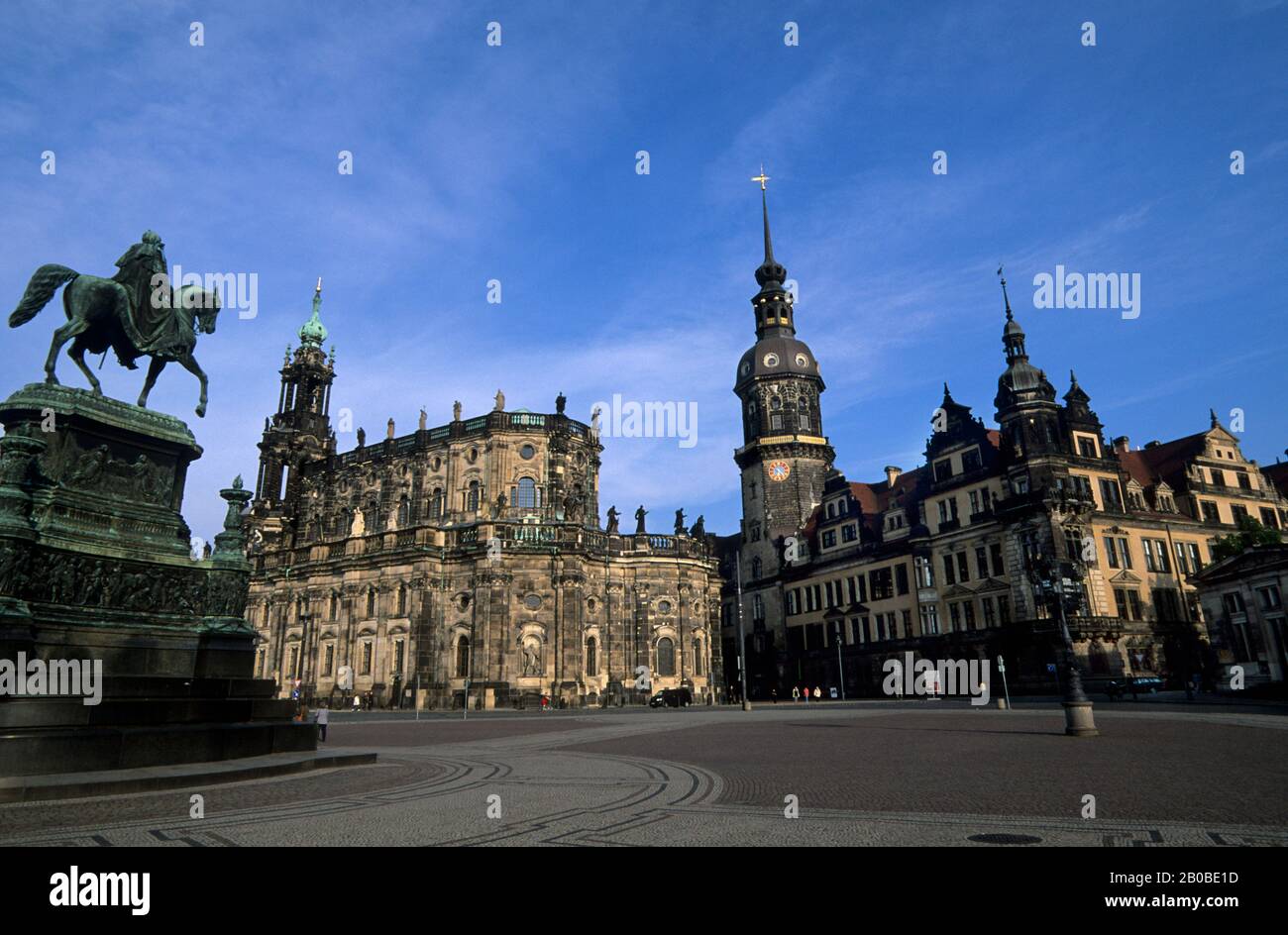 ALLEMAGNE, DRESDE, VUE SUR LA CATHÉDRALE ET LE PALAIS ROYAL Banque D'Images