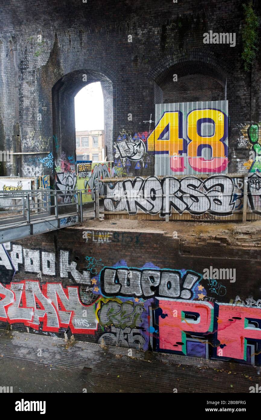 Street Art à Digbeth Birmingham City Centre Angleterre Royaume-Uni Banque D'Images