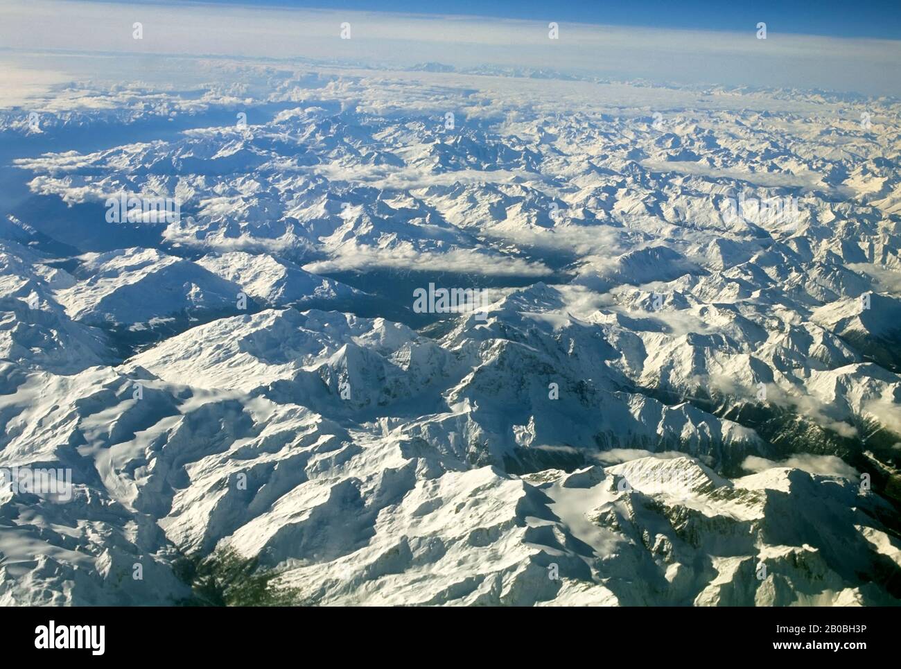 SUISSE, VUE AÉRIENNE SUR LES ALPES EN HIVER Banque D'Images