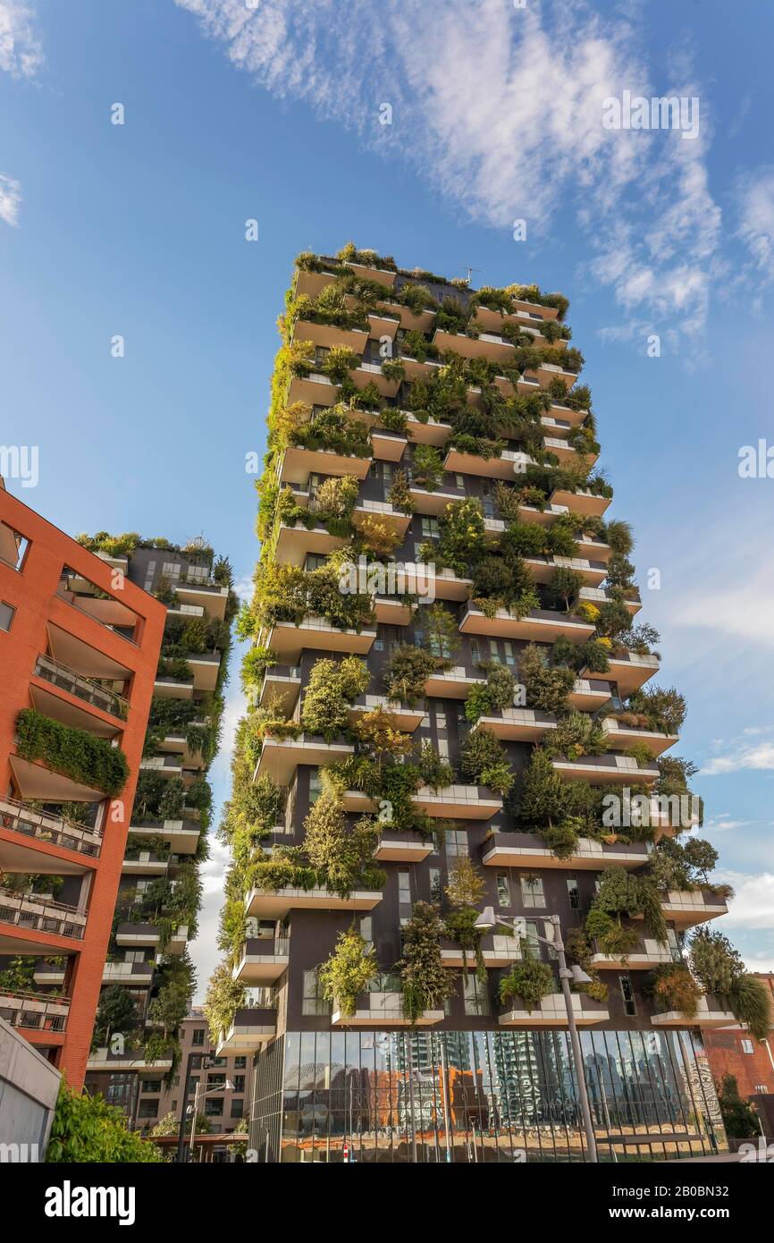 Bosco Verticale ou tours résidentielles à la forêt verticale, architecte Boeri, quartier de Porta Nuova, Milan, Lombardie, Italie Banque D'Images