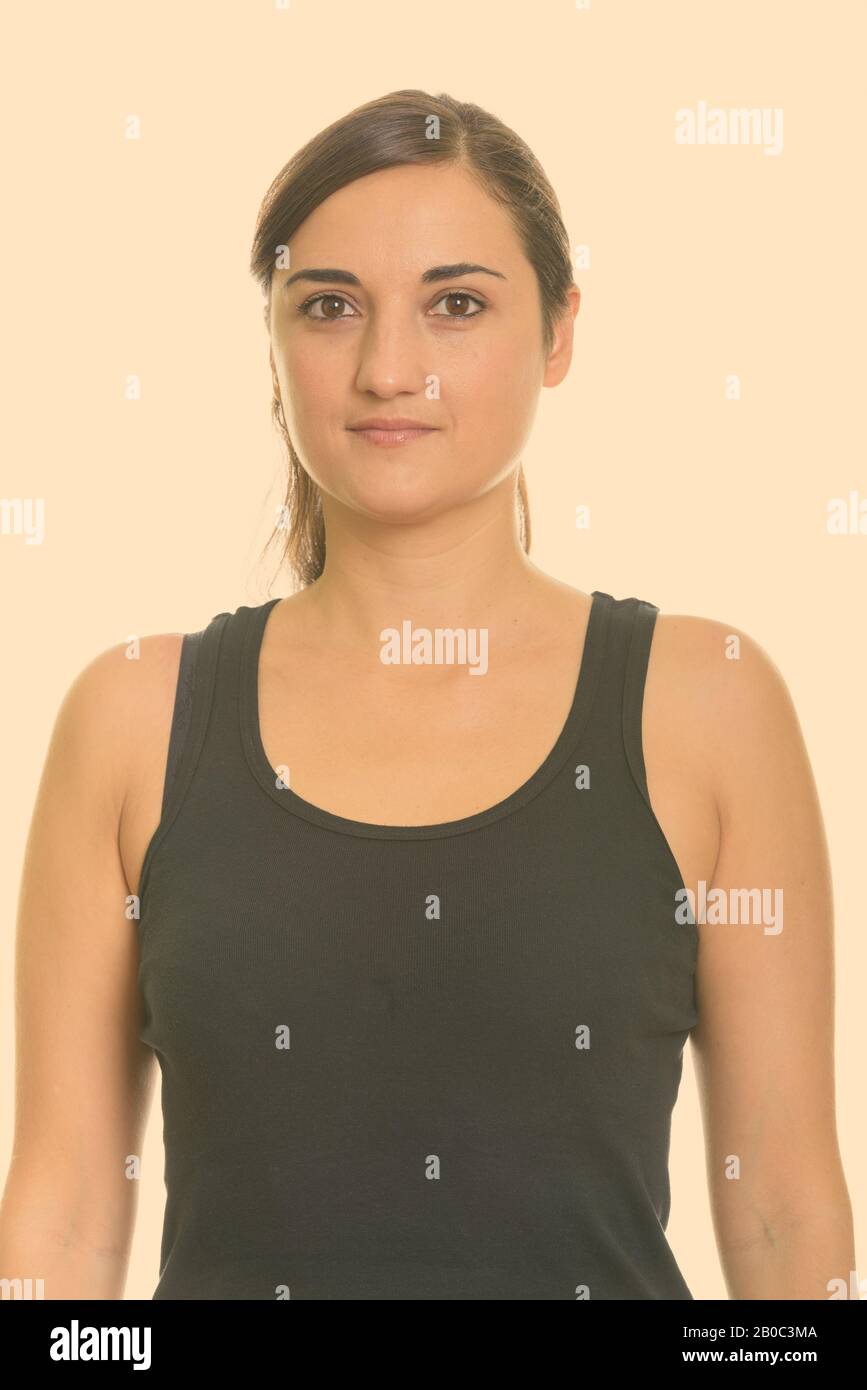 Studio photo d'une belle femme italienne regardant l'appareil photo Banque D'Images